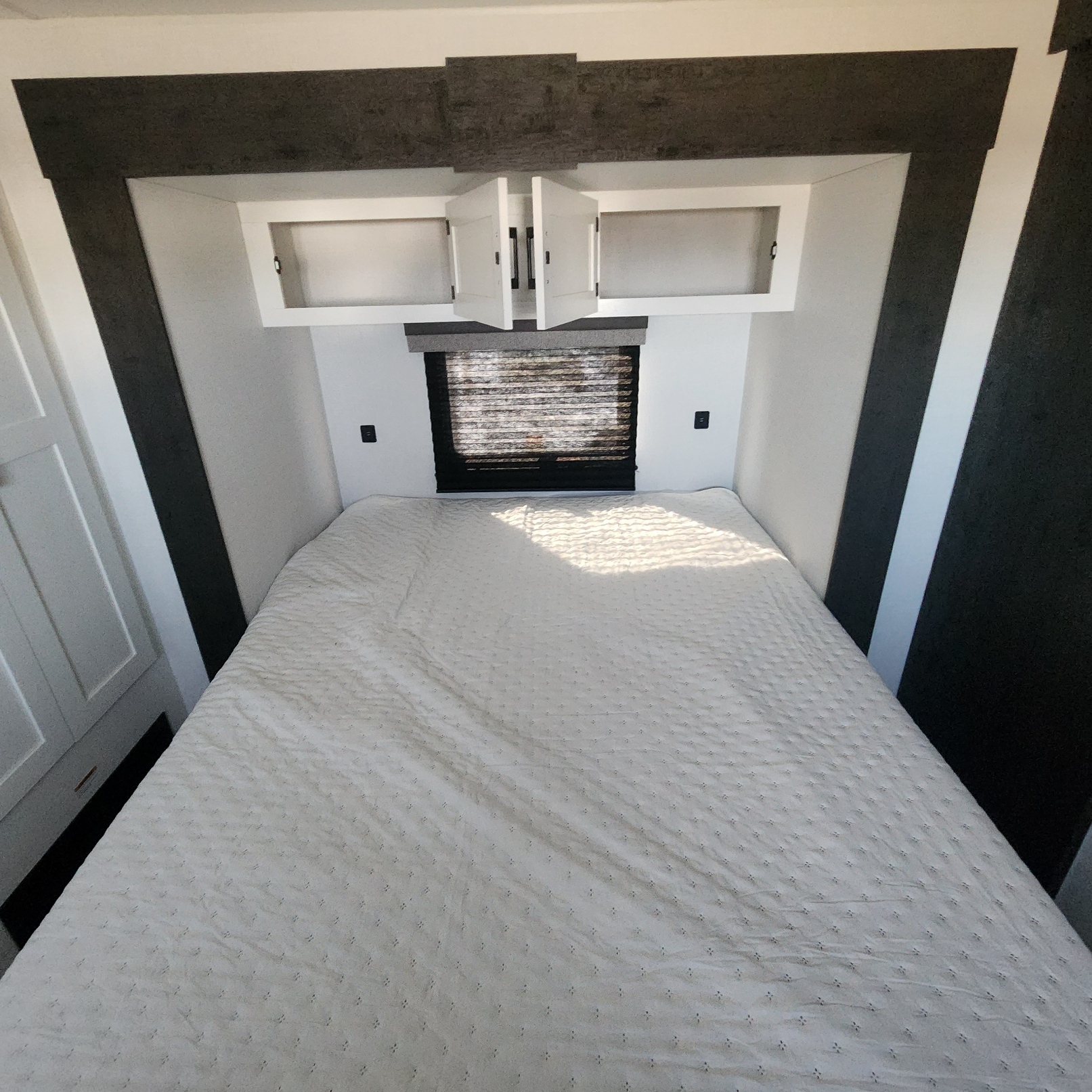 2026 VENTURE RV SIENNA 293VIK - Image 27