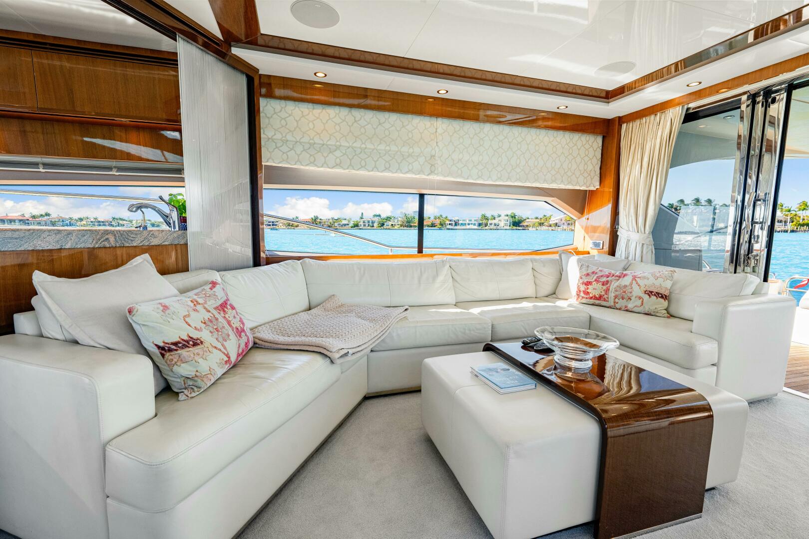 2014 Princess Y72 - Image 119