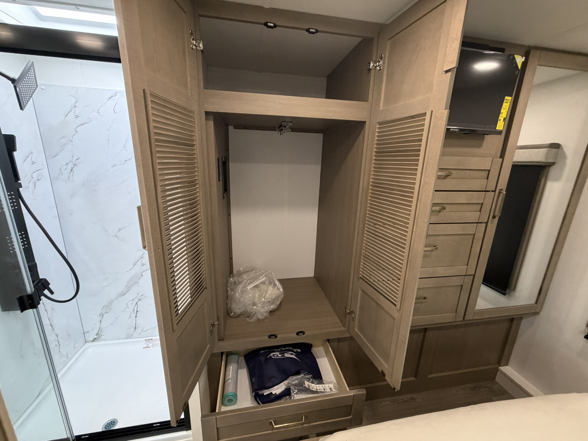 2027 JAYCO GREYHAWK 29MV - Image 44