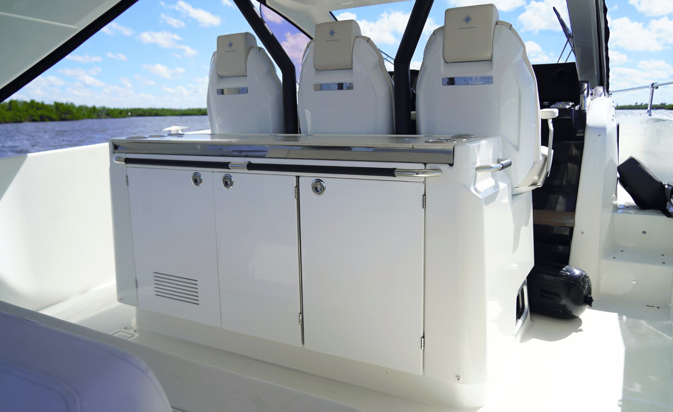 2025 JEANNEAU DB 37 - Image 27