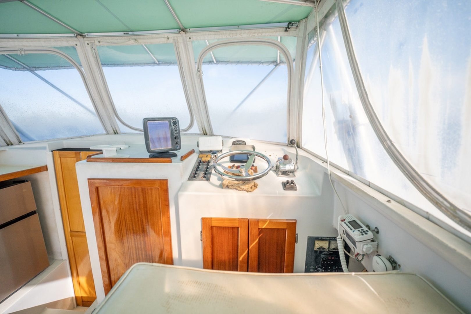 2005 Custom Michael Fitz 34' Pilothouse - Image 7