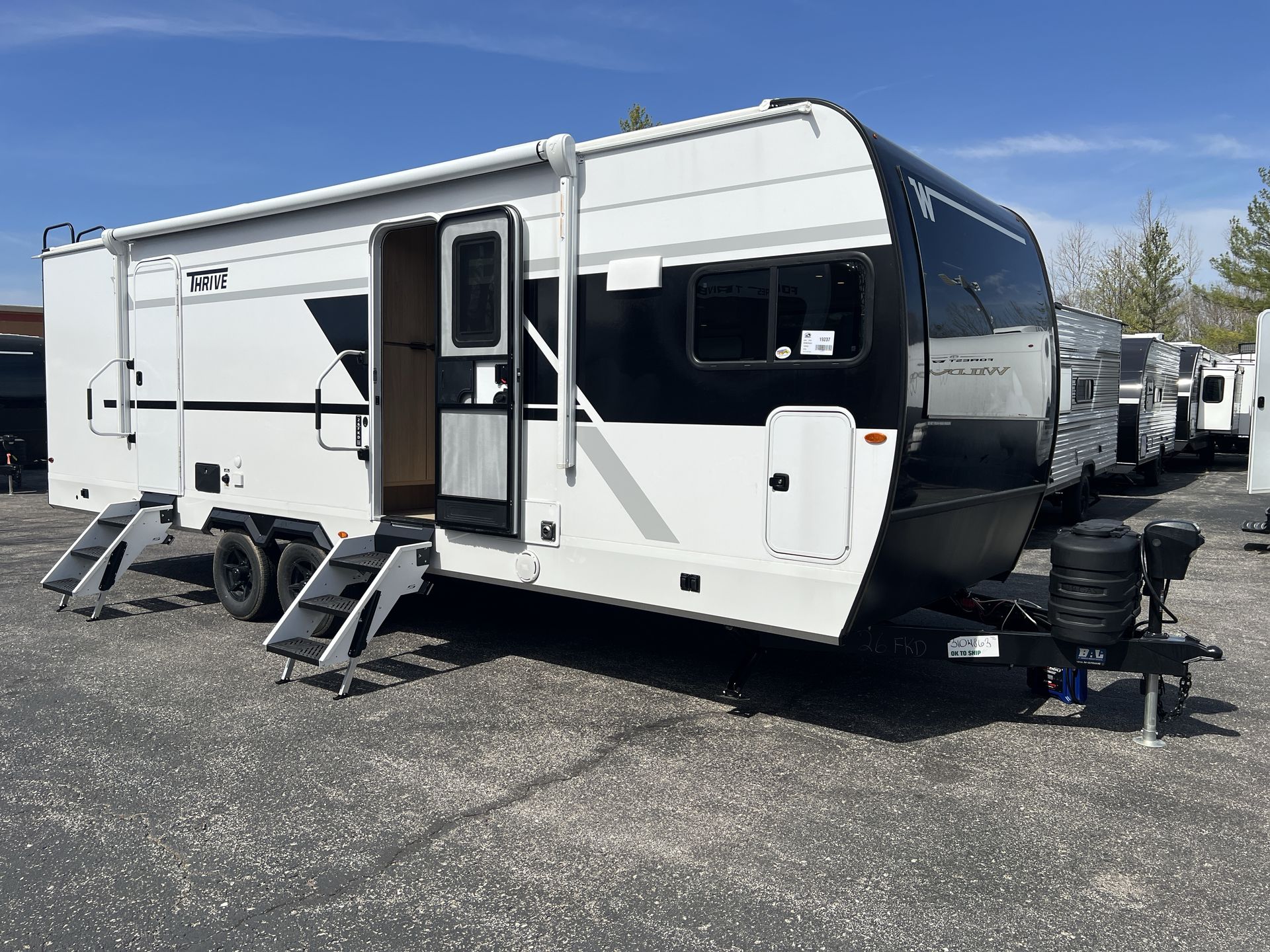 2026 Winnebago Thrive