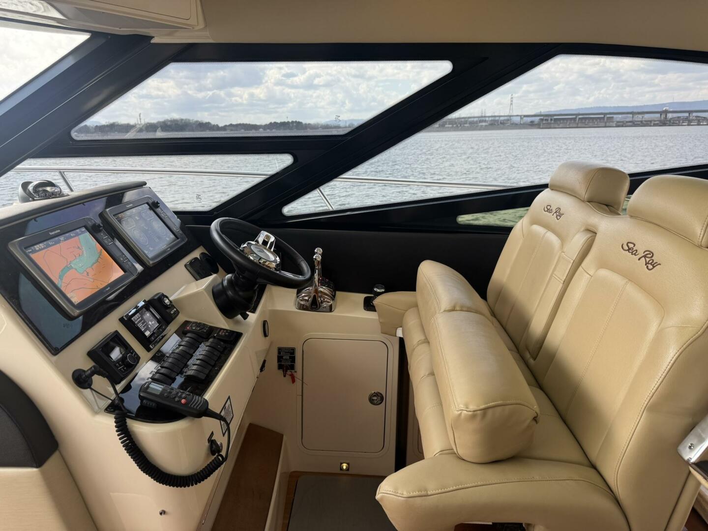 2015 Sea Ray - Image 13