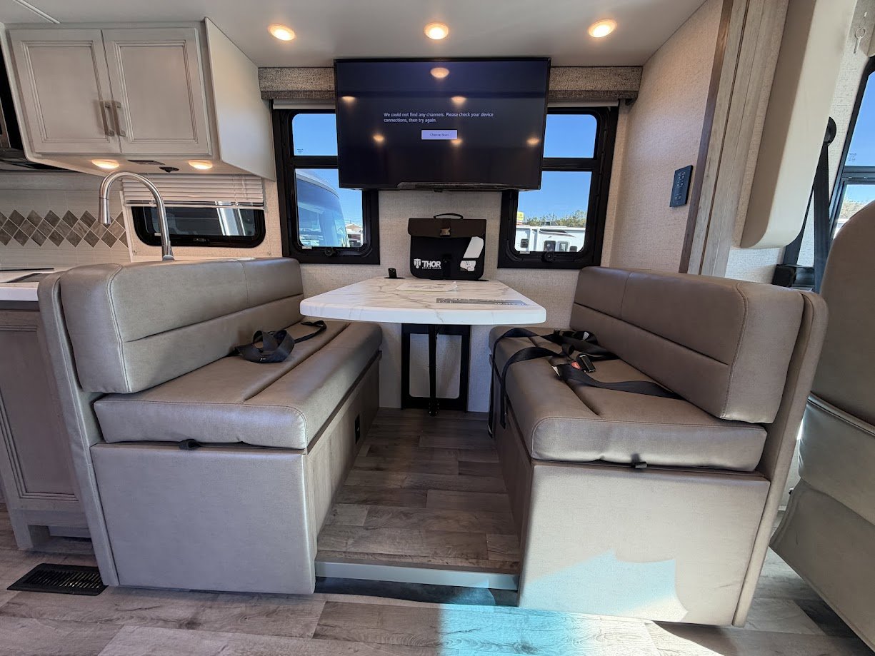 2026 THOR MOTOR COACH PALAZZO 33.5 - Image 13