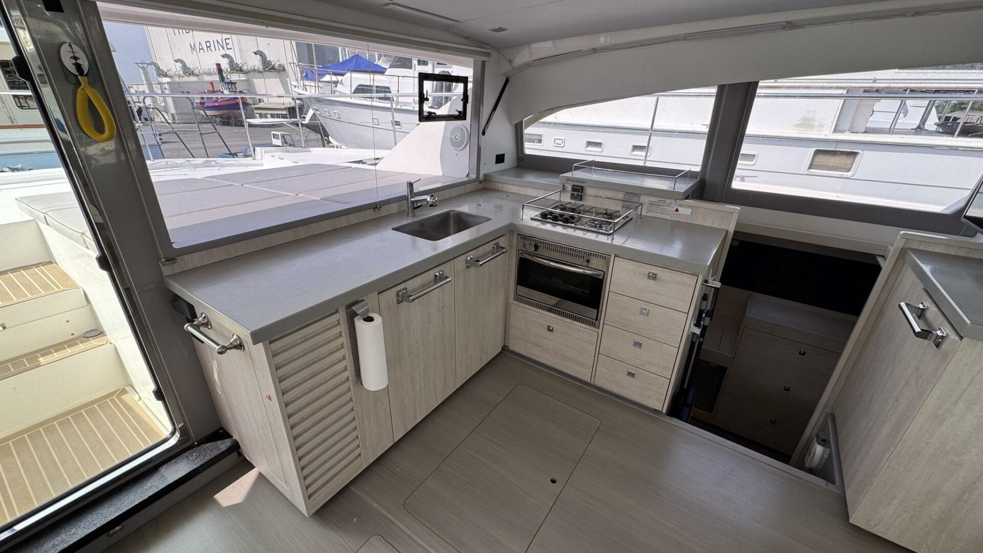 2018 Leopard 43 Powercat - Image 26