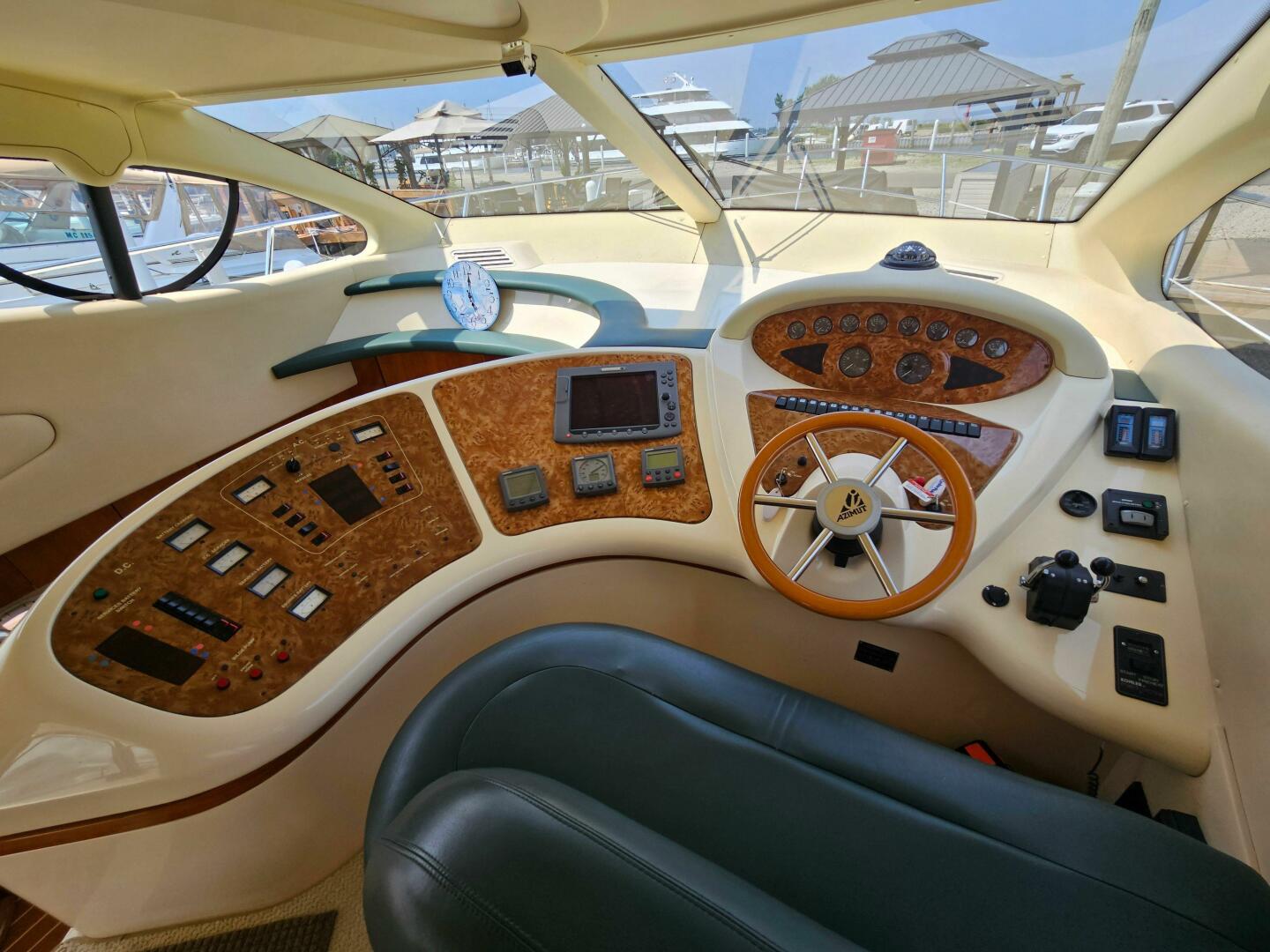 2003 Azimut 46 Motor Yacht - Image 16