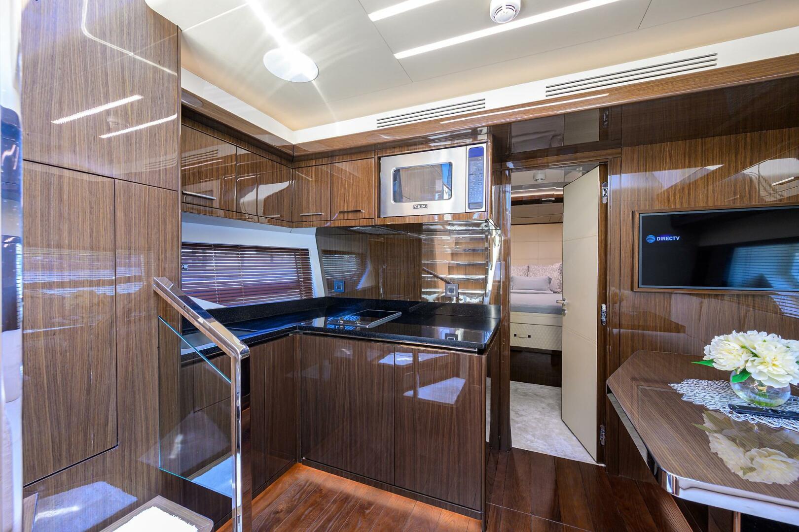2023 Lazzara Yachts LSX 67 - Image 19