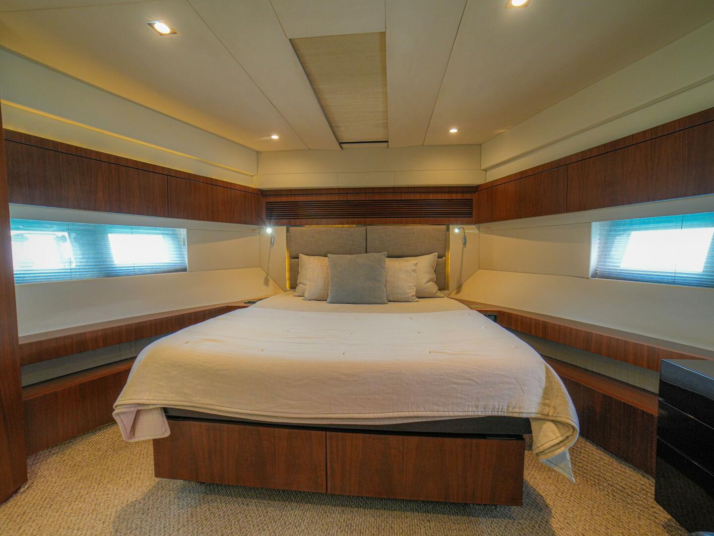 2014 Fairline 50 - Image 32