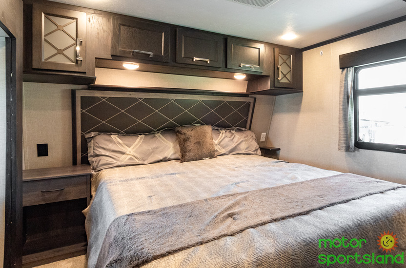 2018 Keystone Fuzion 417 - Image 32