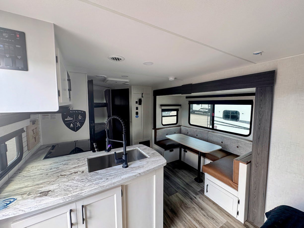 2026 VENTURE RV STRATUS 211VBH - Image 37