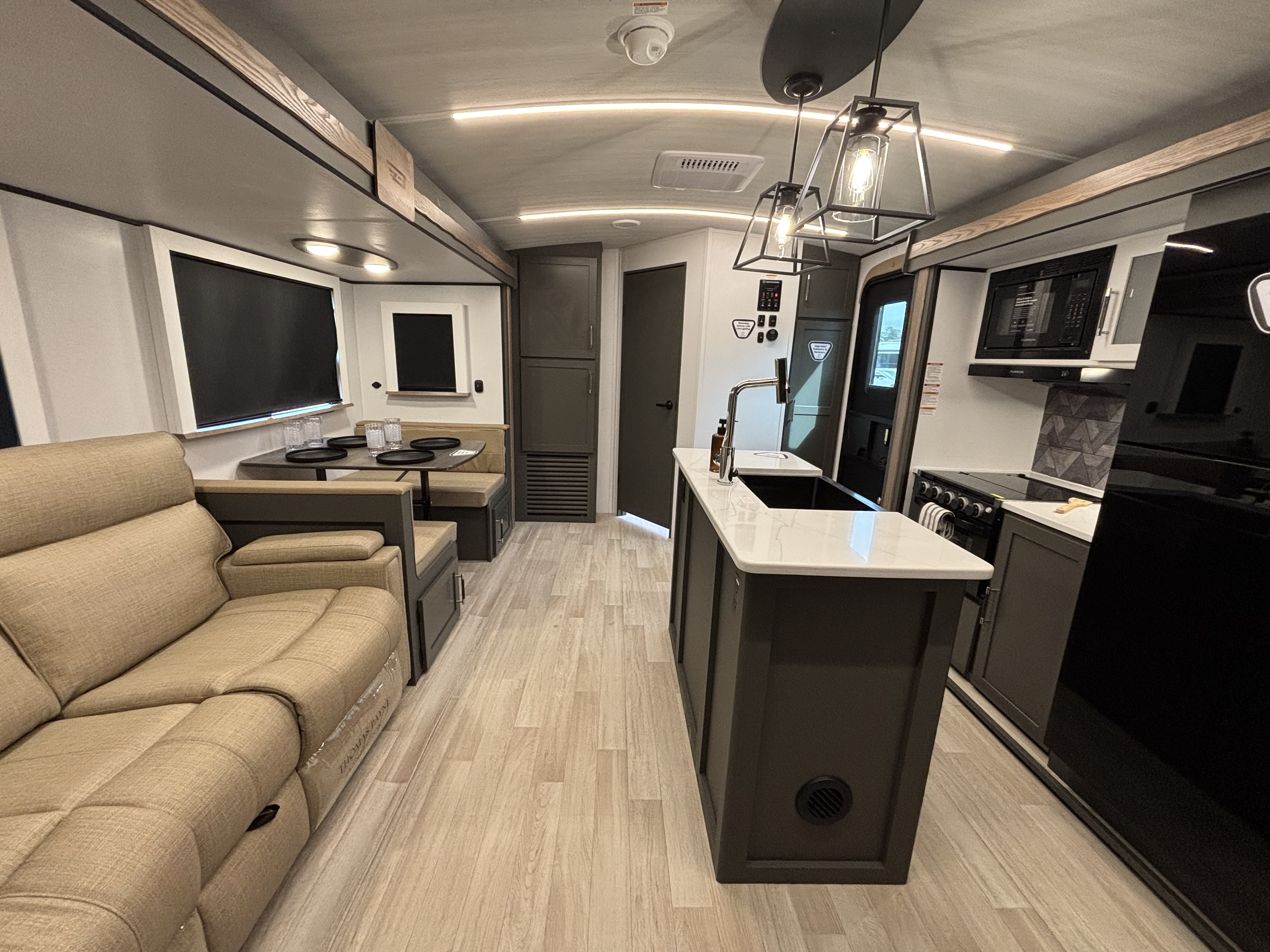 2026 Keystone Bullet Premium 330BKQ - Image 14