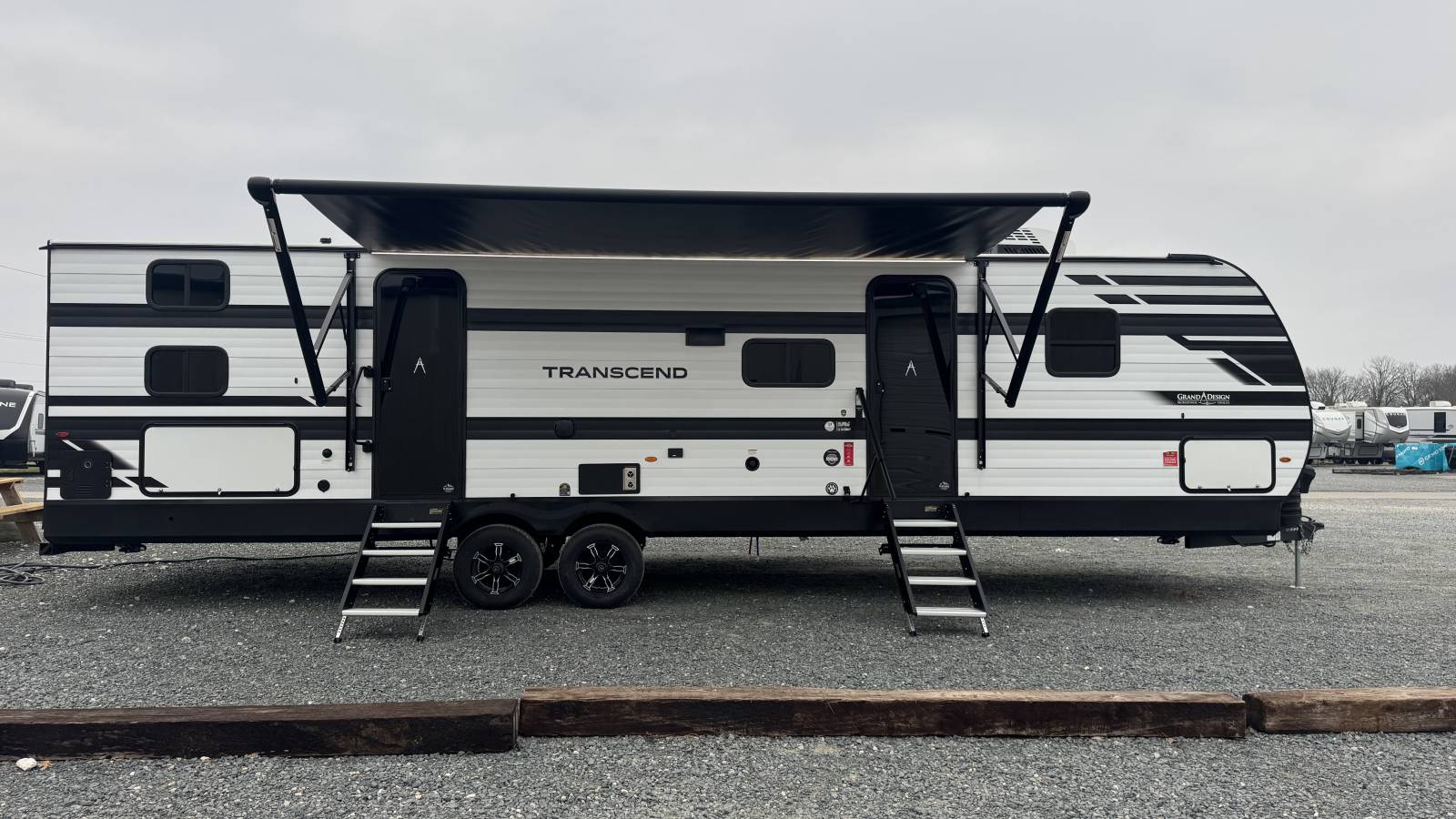 2026 Grand Design Transcend 325BHT - Image 8