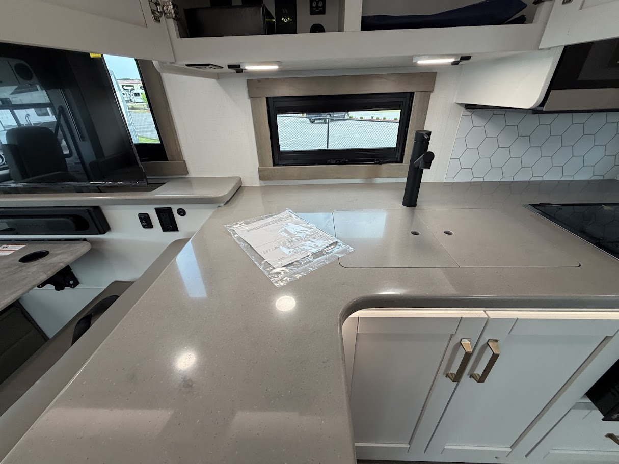 2027 JAYCO PRECEPT 36C - Image 35