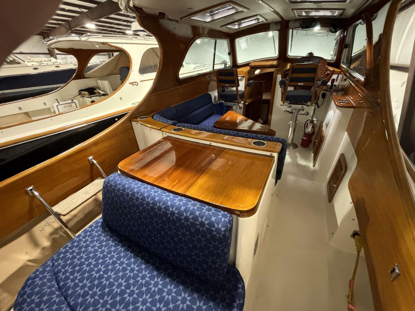 2004 Hinckley 36 Picnic Boat EP - Image 10