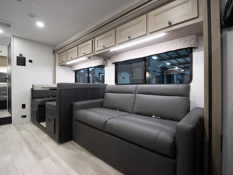 2025 Forest River Sunseeker 2850SLE - Image 10
