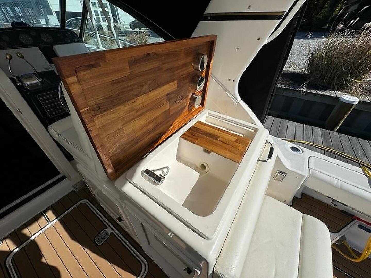2000 Tiara Yachts 3500 Open - Image 12