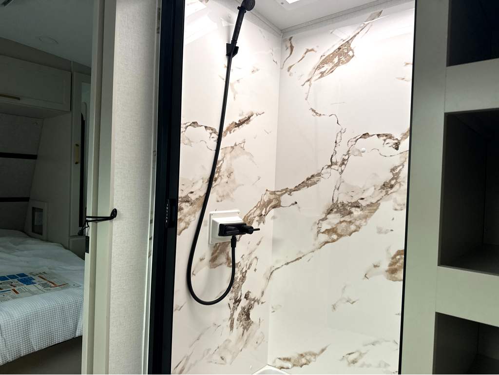 2027 GRAND DESIGN IMAGINE 2500RL - Image 22
