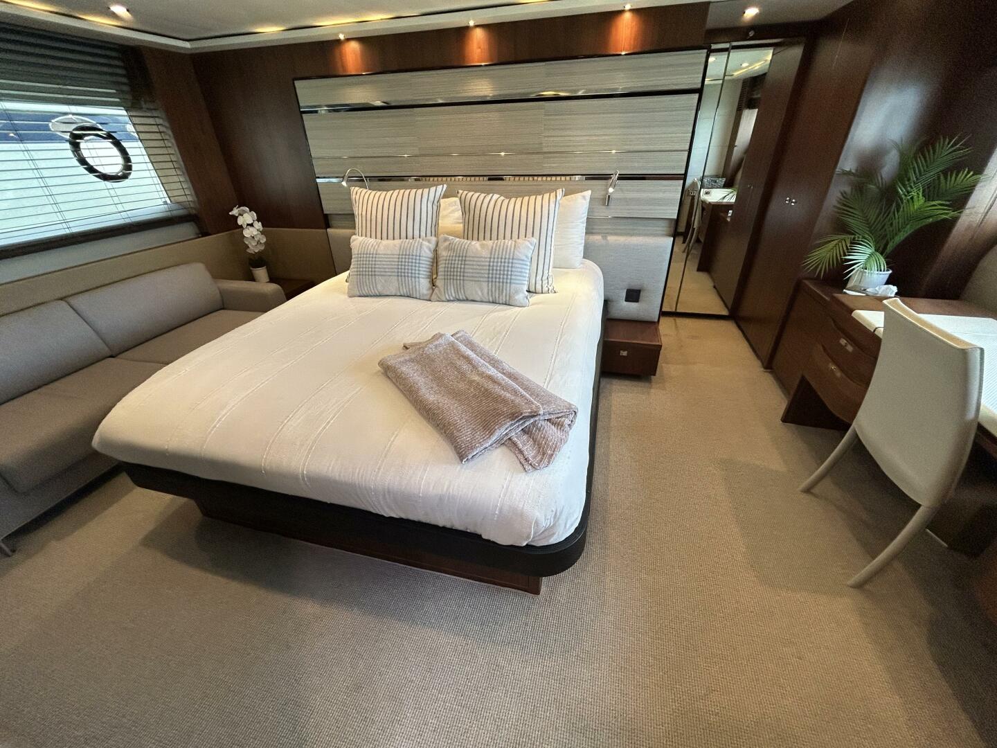 2014 Princess S72 - Image 21