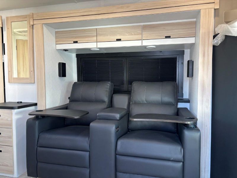 2026 Entegra Coach Qwest 25L - Image 3