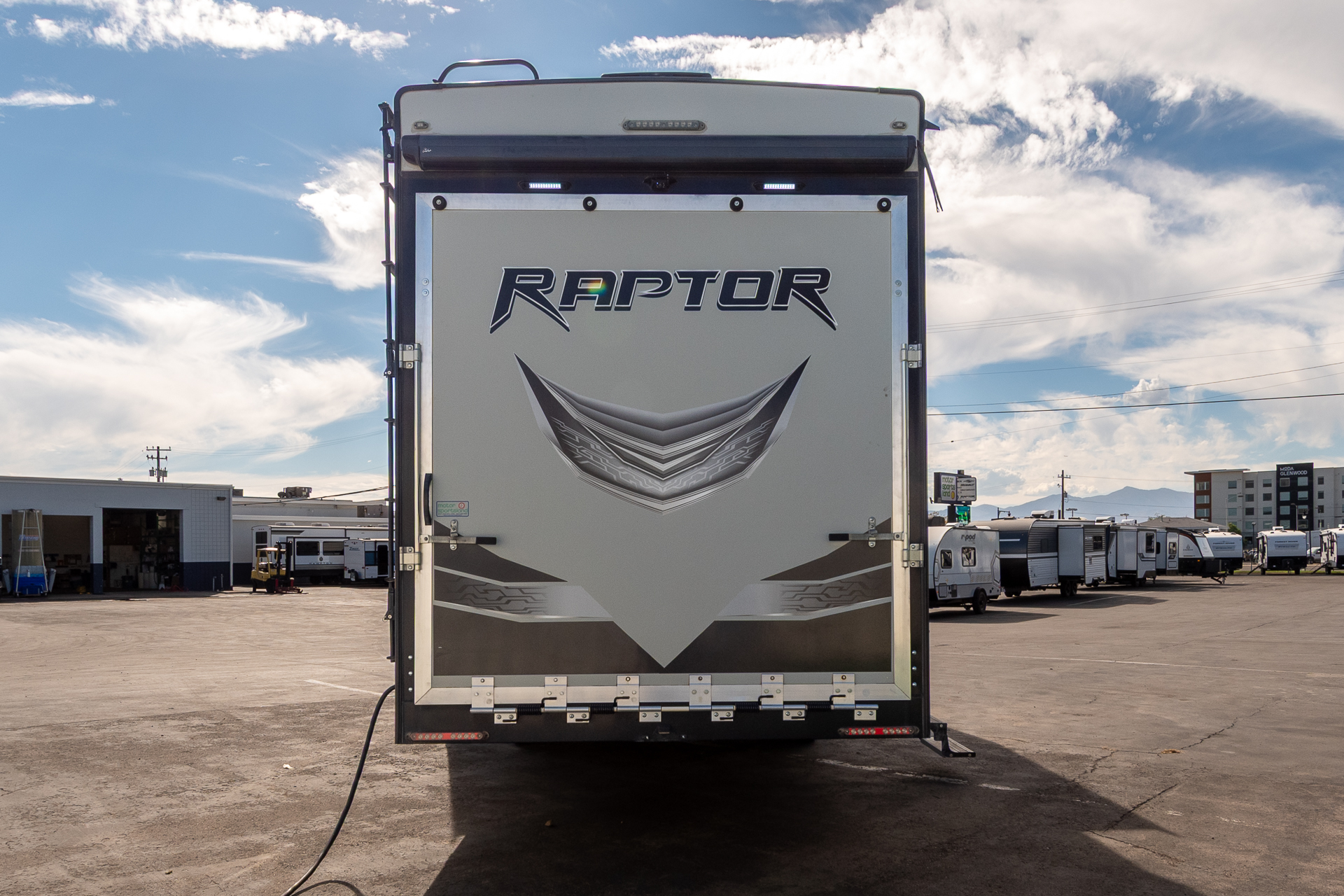 2017 Keystone Raptor 424TS - Image 12
