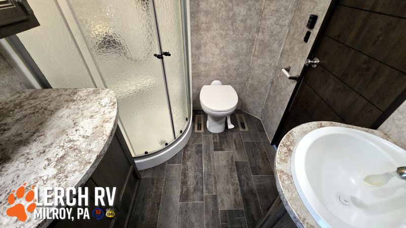 2018 Highland Ridge Open Range Roamer RF376FBH - Image 31
