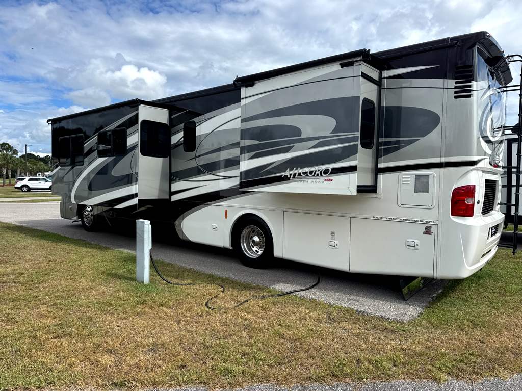 2016 TIFFIN ALLEGRO RED 38QBA - Image 4