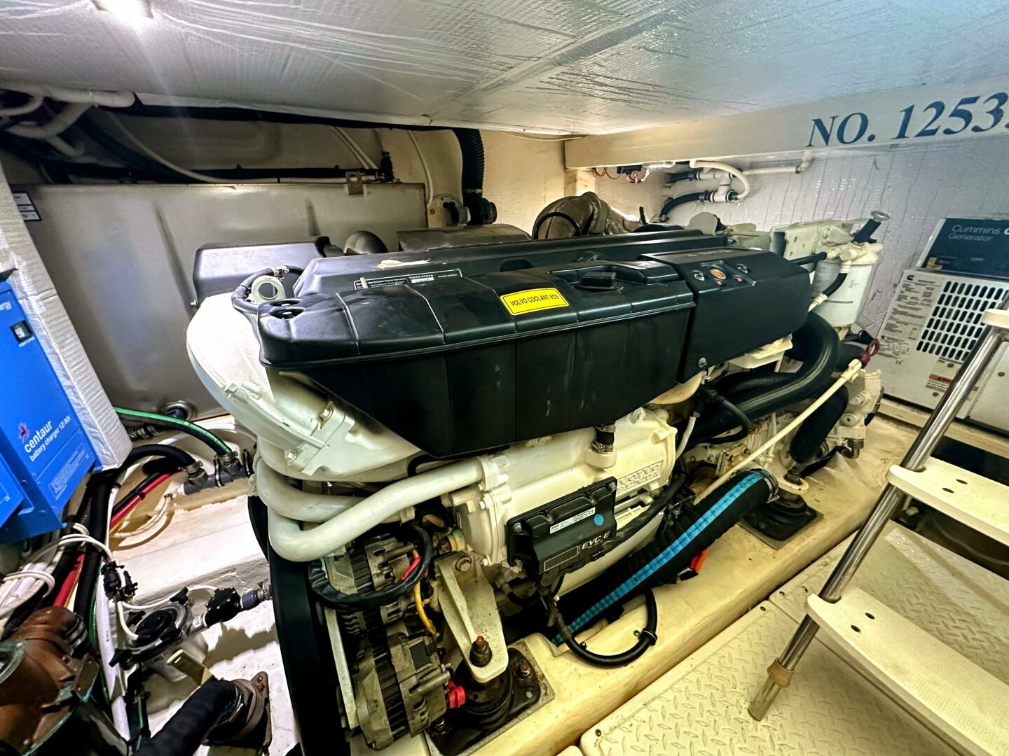 2014 Tiara Yachts 50 Coupe - Image 38