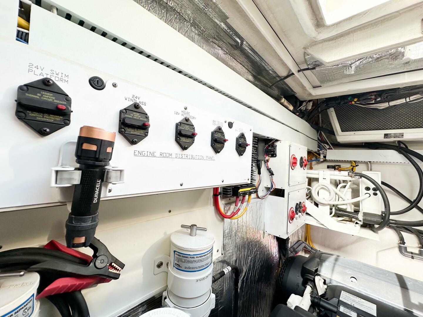 2019 Cruisers Yachts 50 Cantius - Image 11