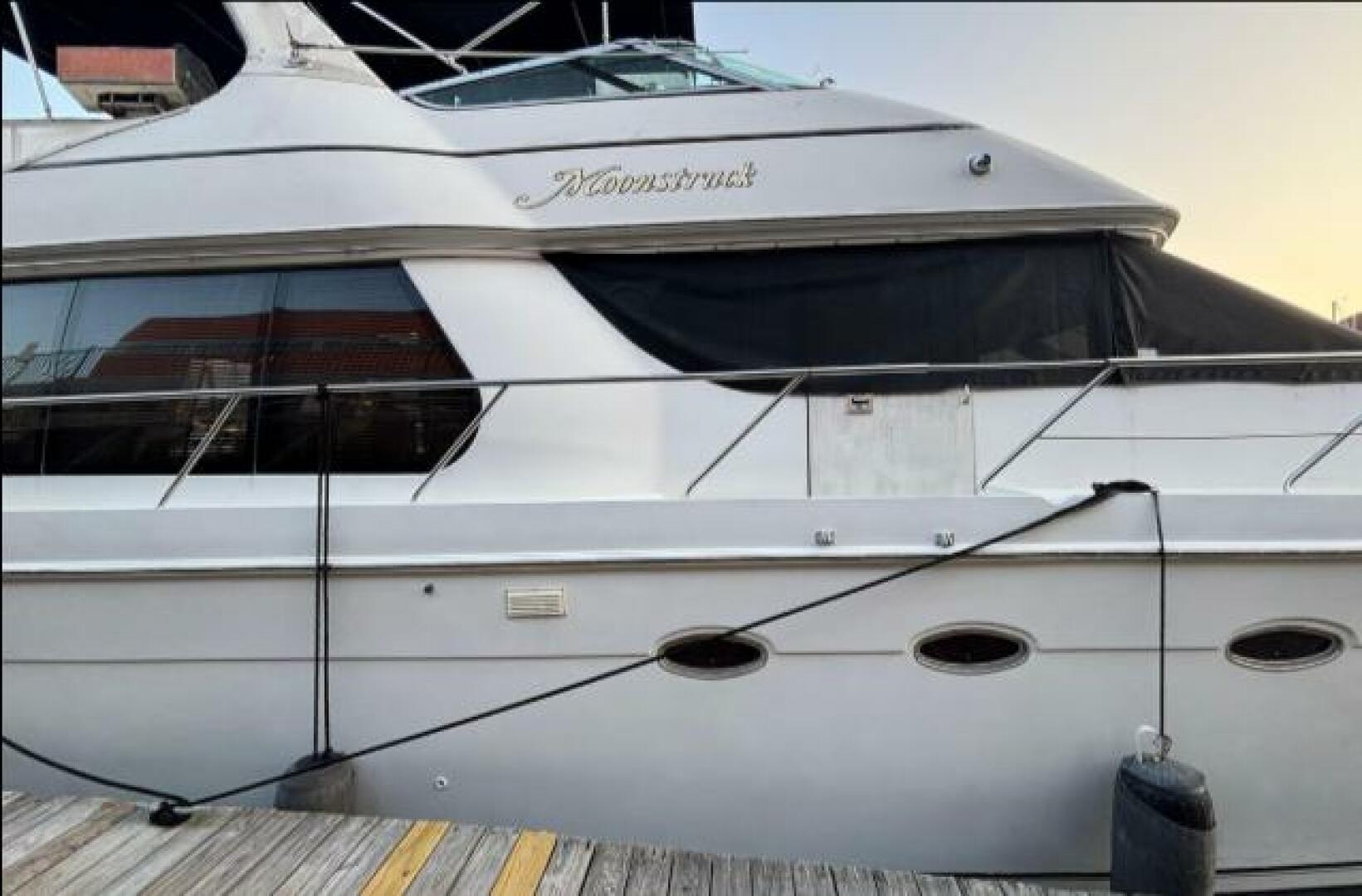 1998 Carver 530 Voyager - Image 10