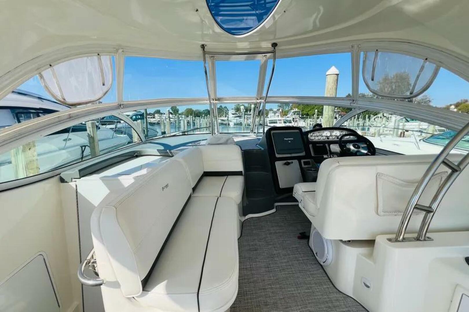 2006 Cruisers Yachts 420 Express - Image 12
