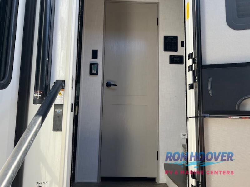 2024 PALOMINO 384RK - Image 4