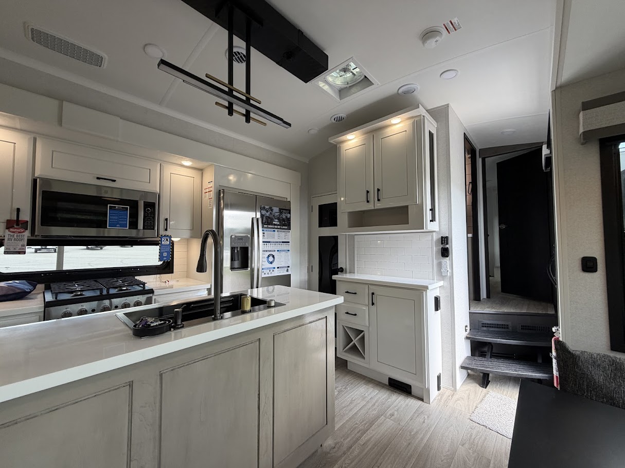 2027 JAYCO PINNACLE 32RLTS - Image 20