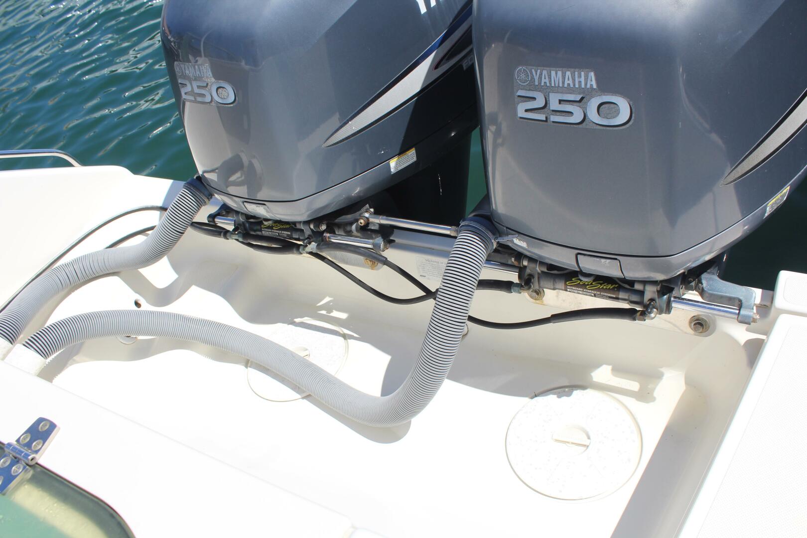 2008 Pursuit 3100 Sport - Image 17