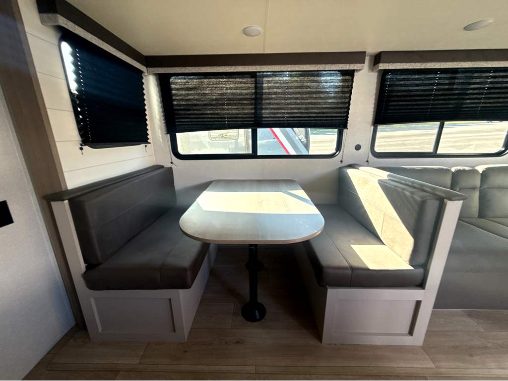 2027 Jayco Jay Flight SLX 261BHS - Image 12