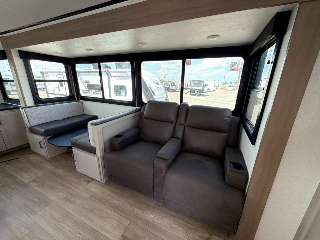 2027 JAYCO JAY FEATHER 27MK - Image 14