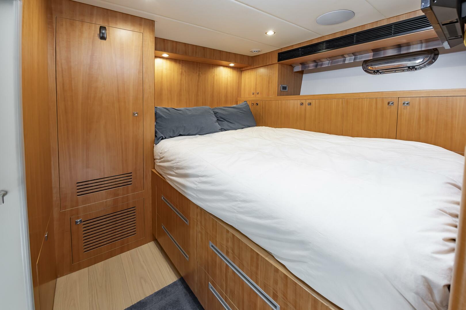 2017 Johnson 93 Flybridge - Image 102