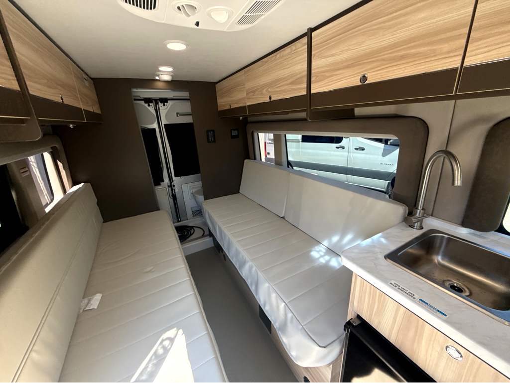 2027 ENTEGRA COACH ETHOS 20T - Image 10