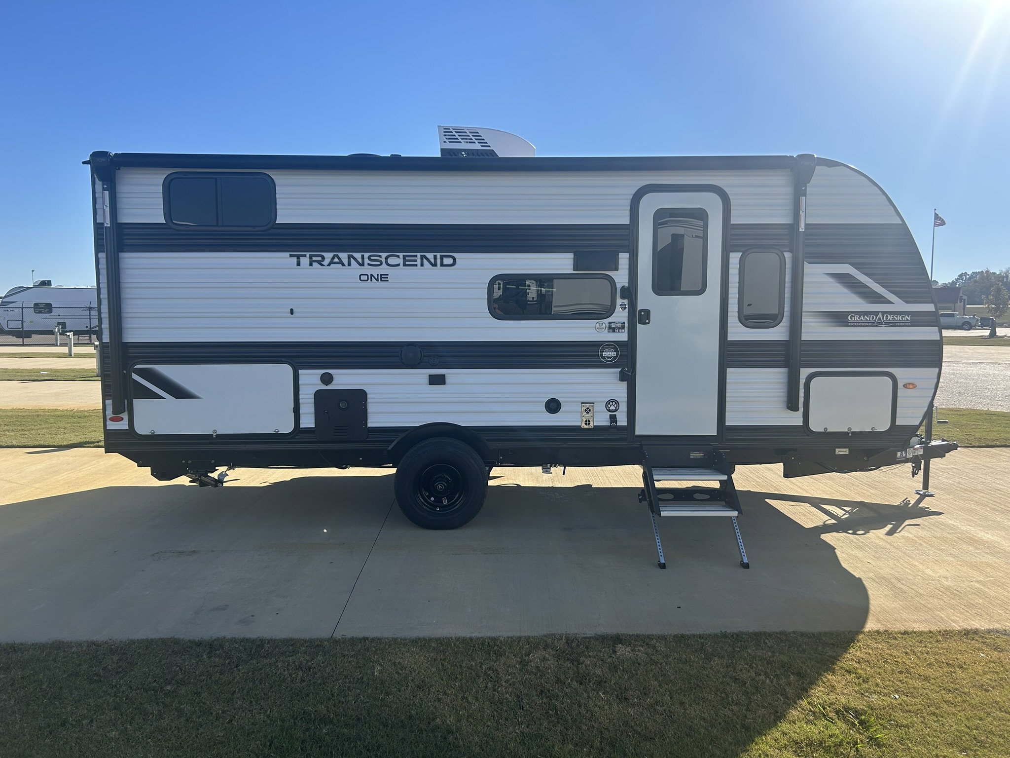 2026 GRAND DESIGN TRANSCEND 161BH - Image 8