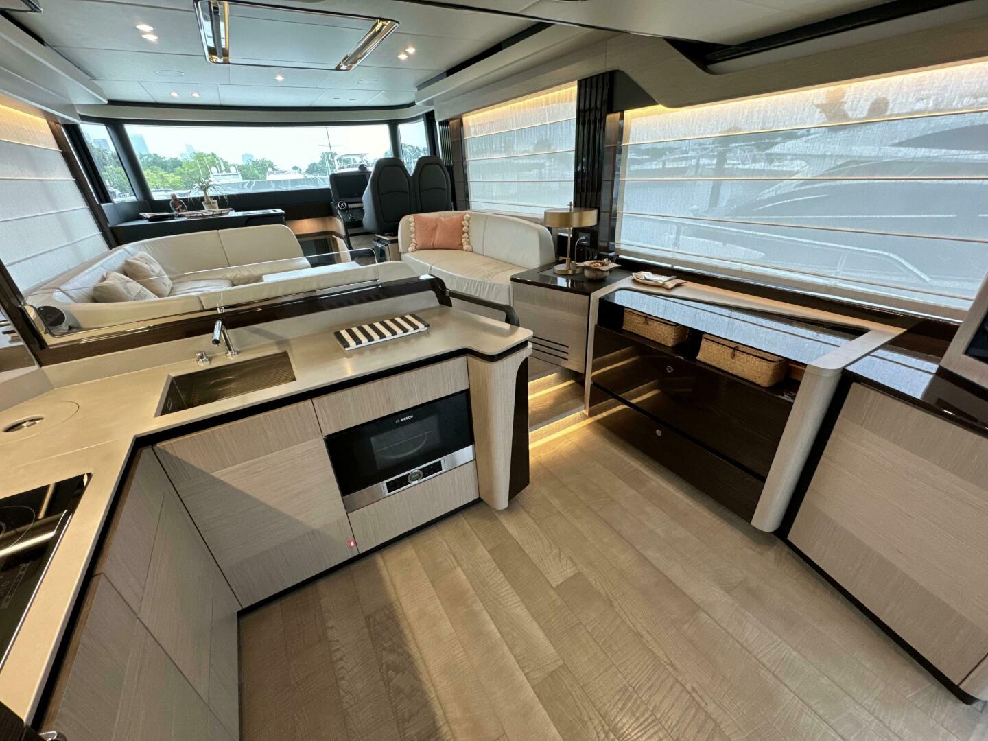 2023 Absolute 52 Navetta - Image 10