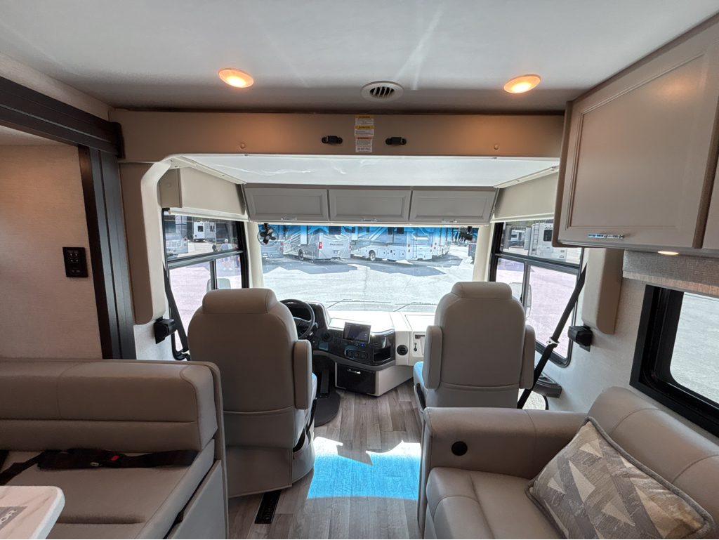 2026 THOR MOTOR COACH PALAZZO 33.6 - Image 24