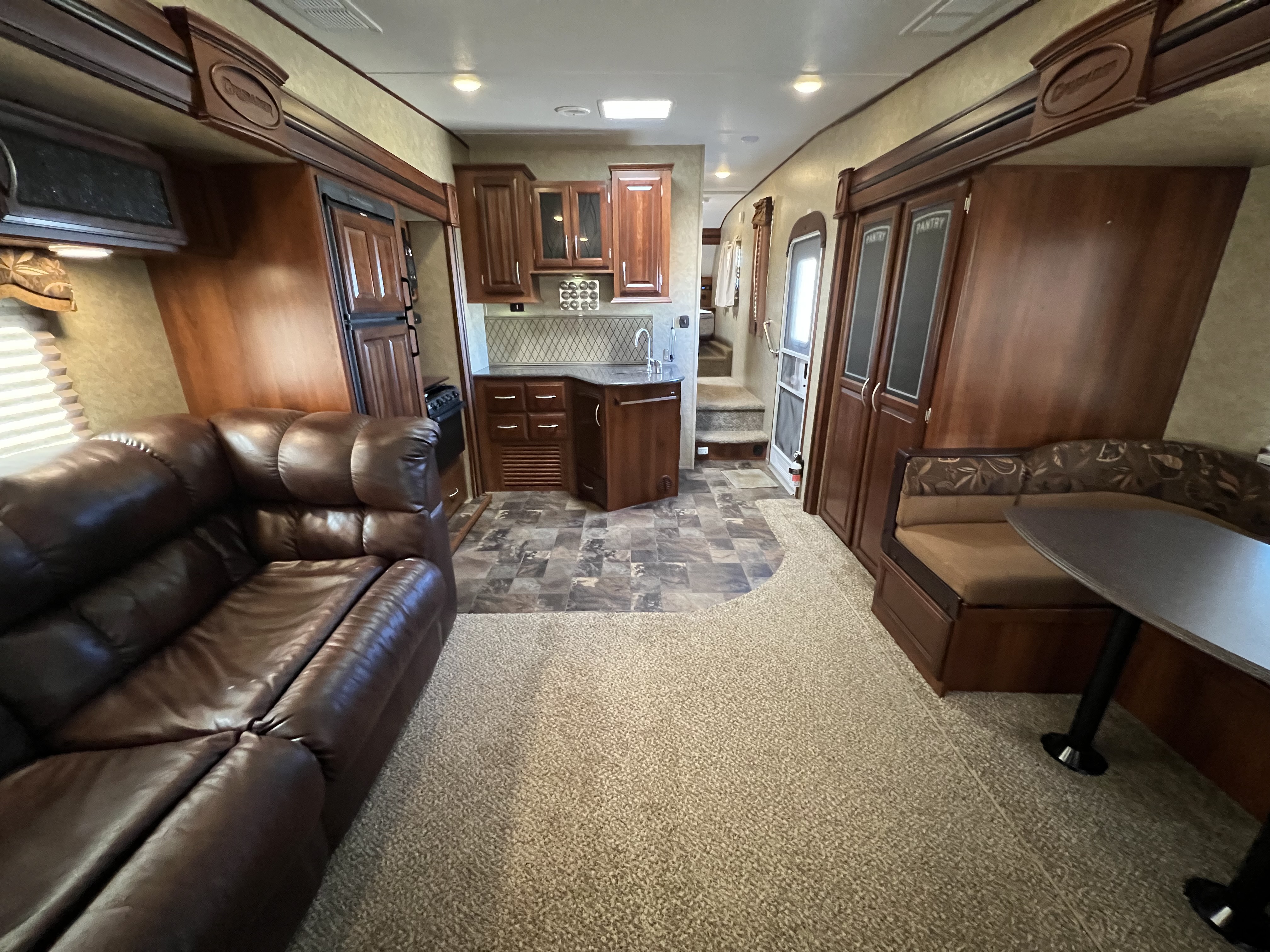 2014 Prime Time Crusader 285RET - Image 4