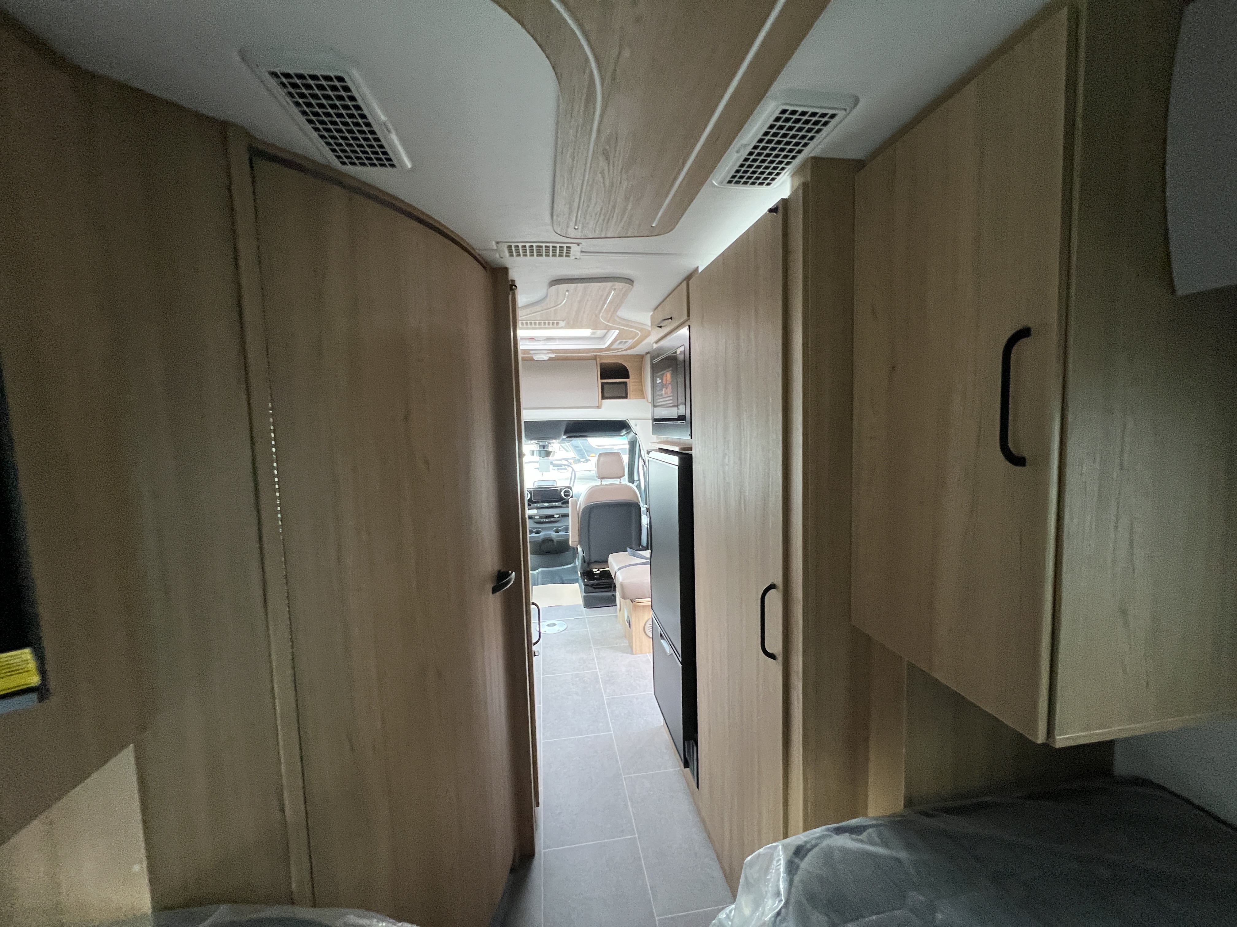 2027 Leisure Travel UNITY U24TB-AWD - Image 21