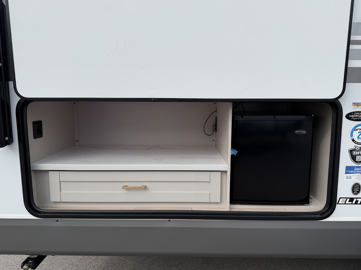 2027 JAYCO JAY FLIGHT 333BTS - Image 6