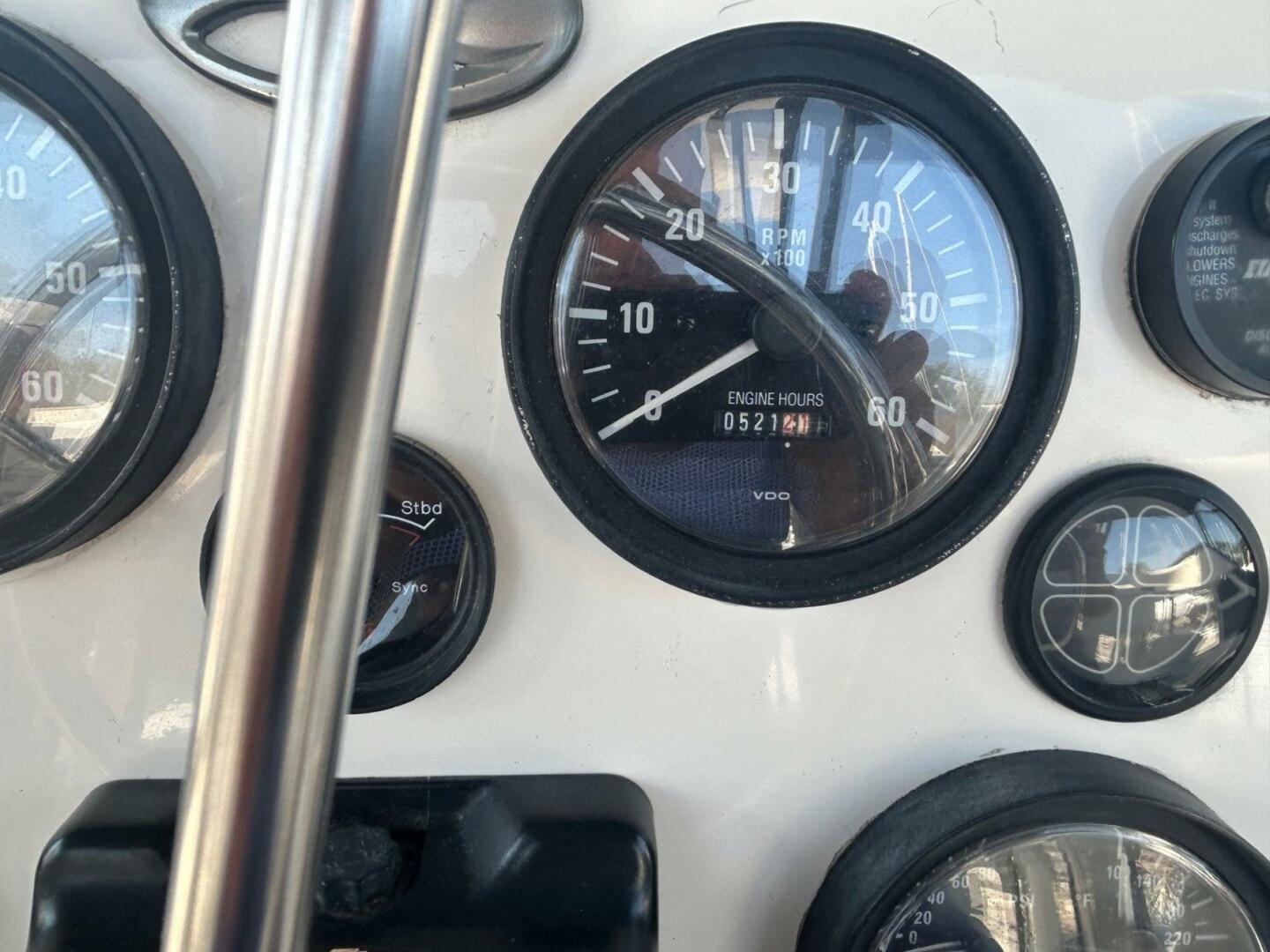 2000 Silverton 352 Motor Yacht - Image 14