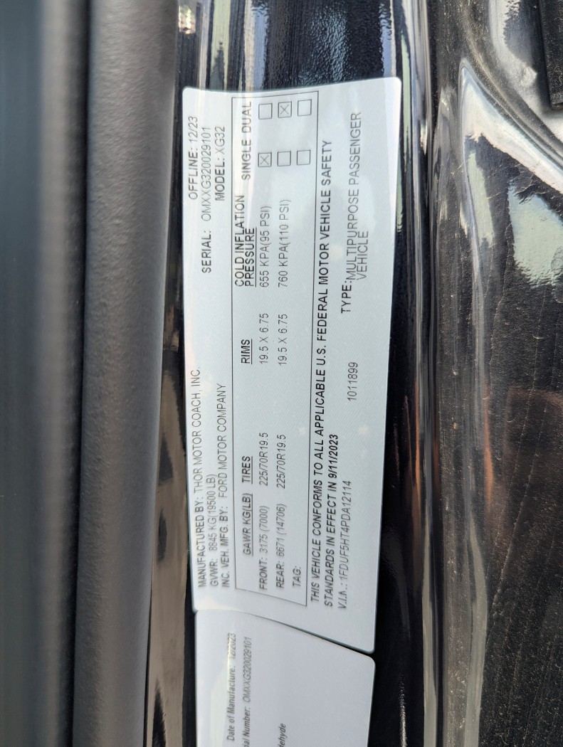 2024 Thor Motor Coach Omni XG32 - Image 12
