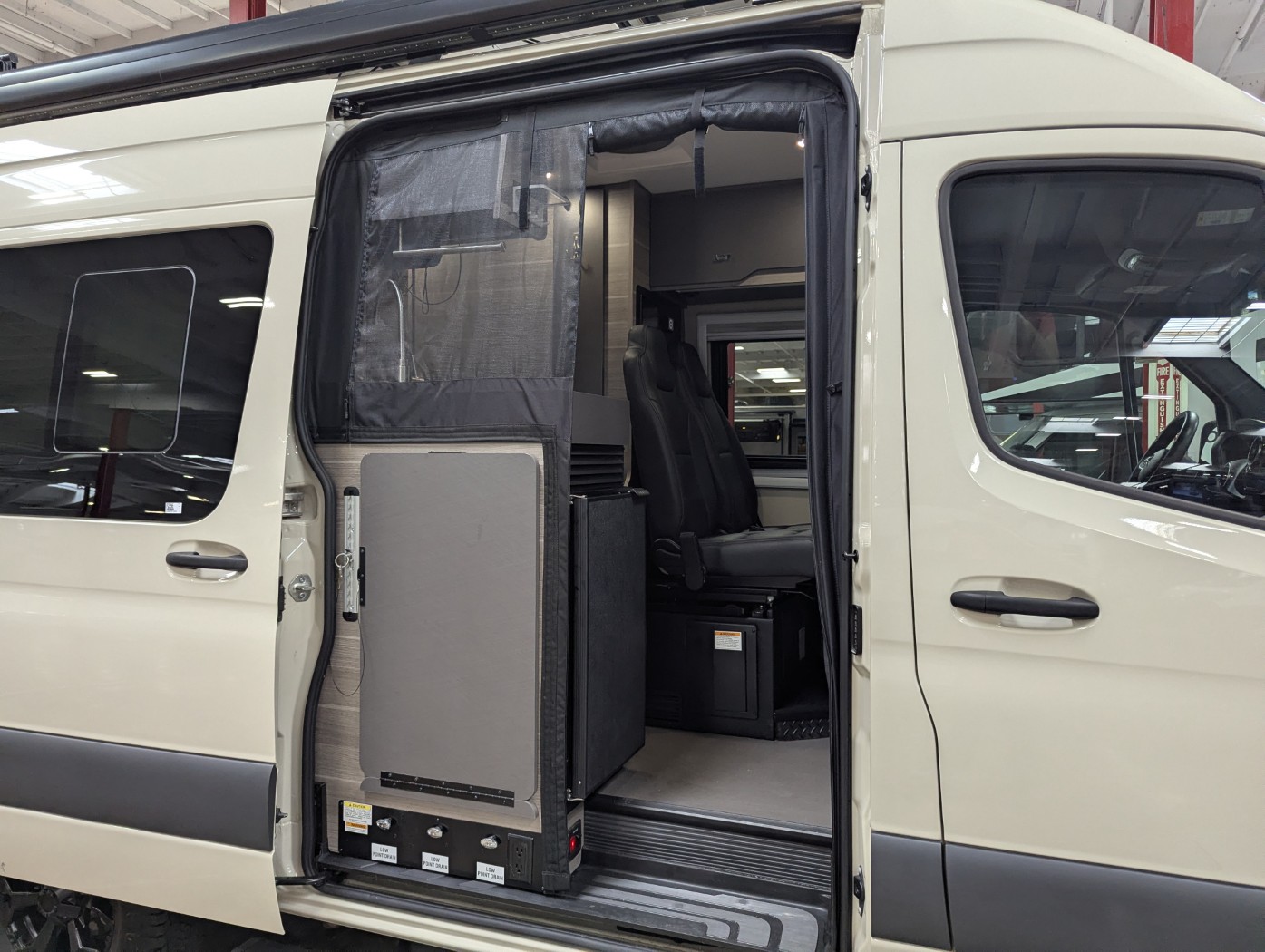 2025 Entegra Coach Launch 19Y - Image 17
