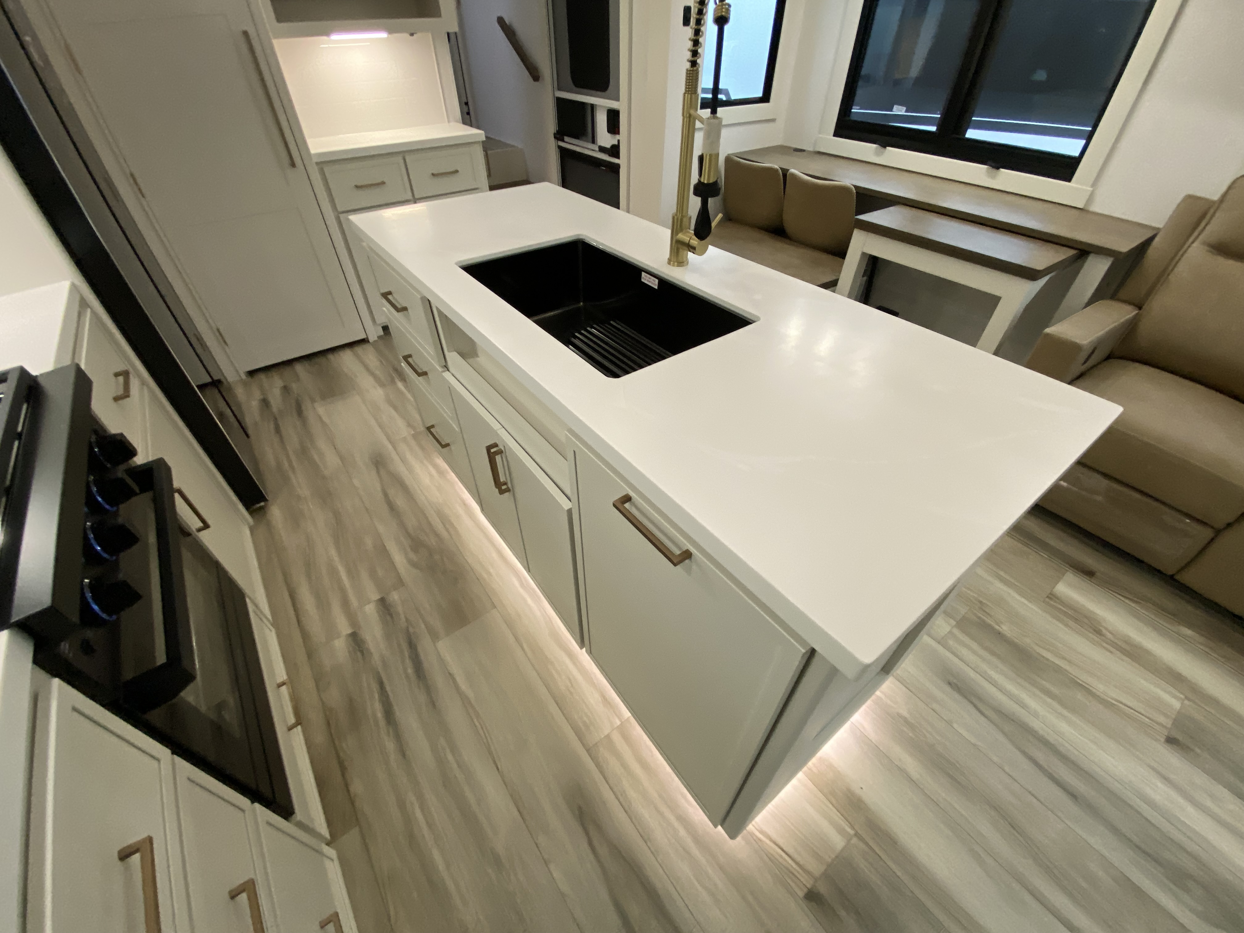 2027 Brinkley RV Model Z 3100 - Image 15