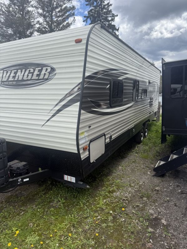2018 Avenger 26BH - Image 1