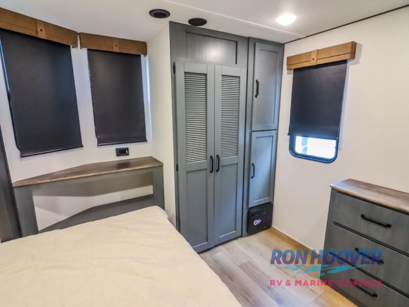 2026 PALOMINO PUMA 423LFT - Image 27