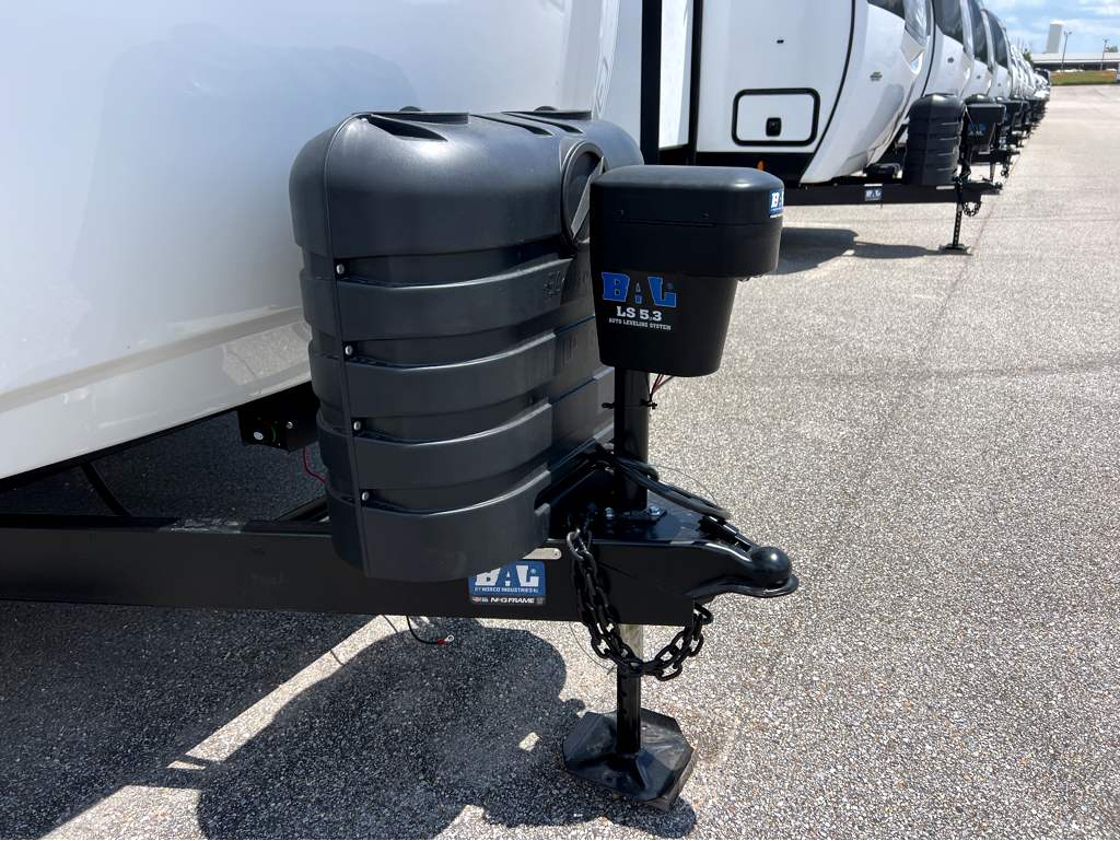 2026 VENTURE RV SPORTTREK 343VIK - Image 24